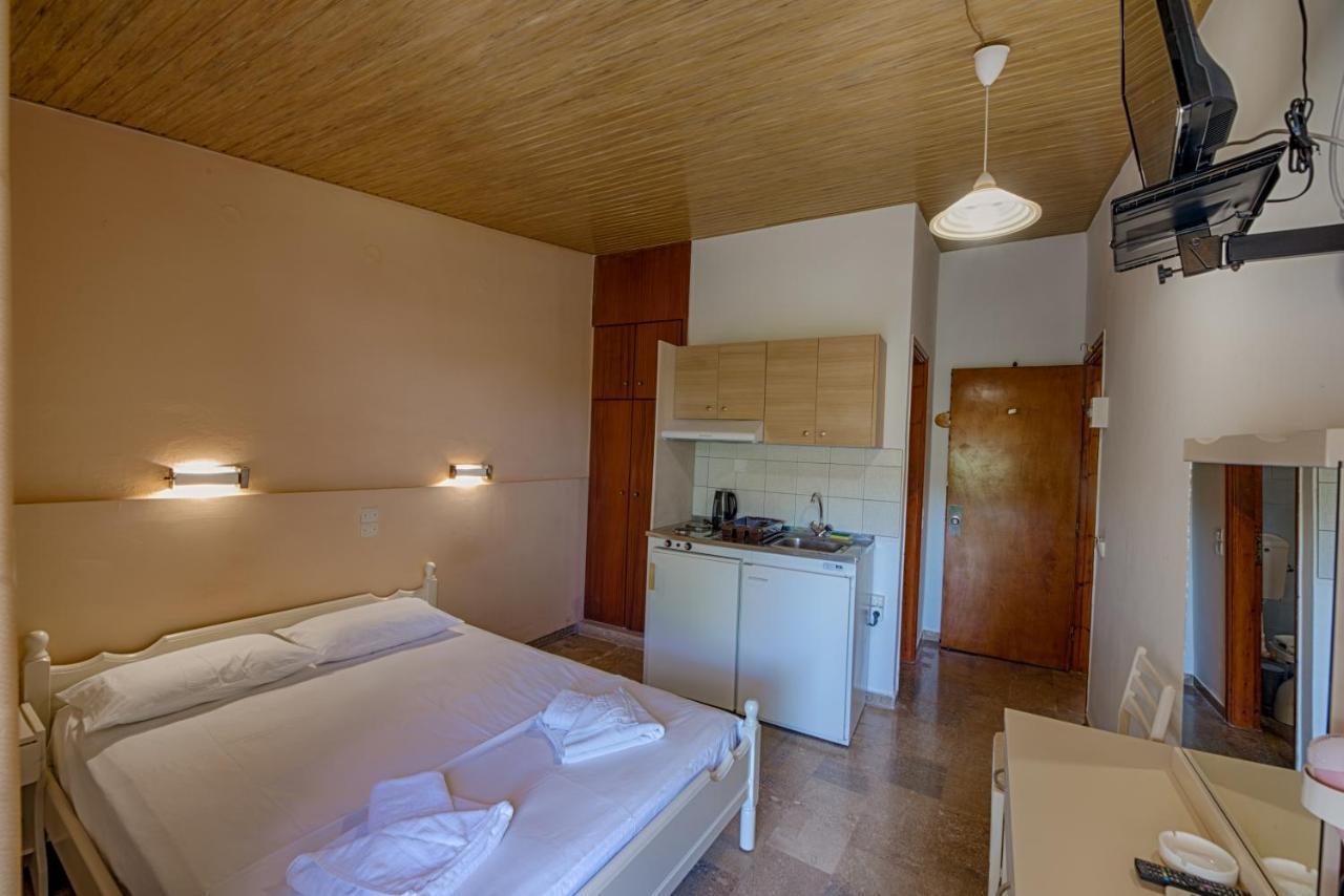 Ionis Hotel Troianata Zimmer foto