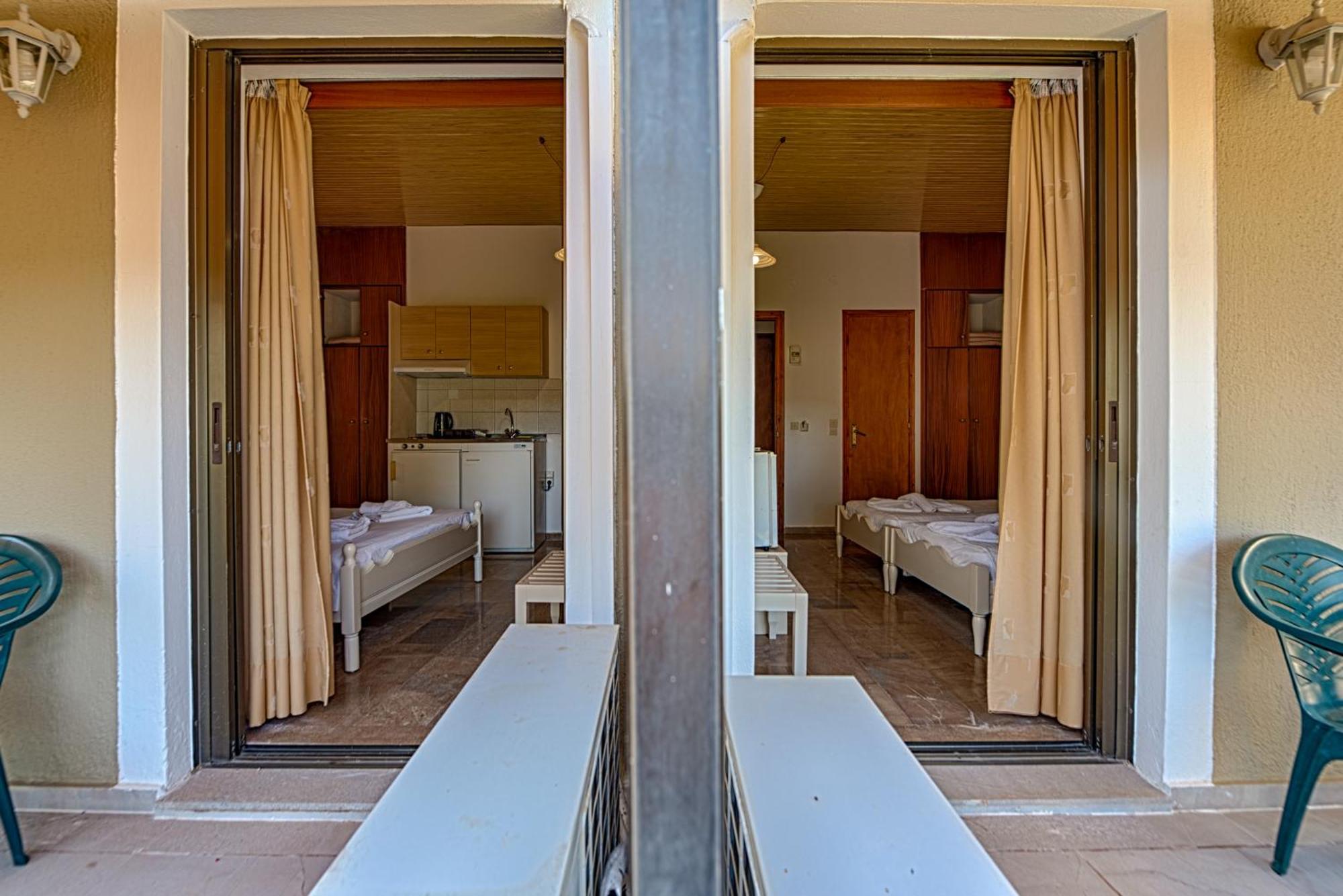 Ionis Hotel Troianata Zimmer foto